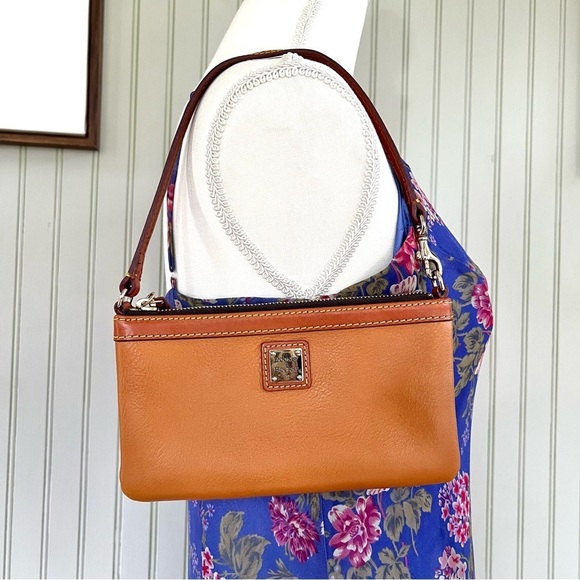 Dooney & Bourke Pebbled Grain Leather Mini Bag Convertible Wristlet Wallet NWOT